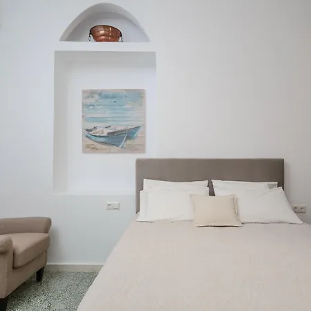 Center Houses Naxos City