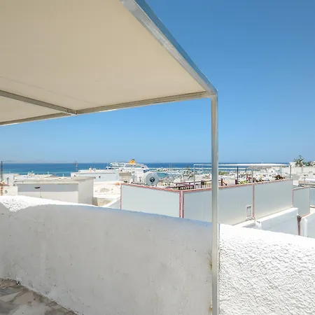 Naxos Center *