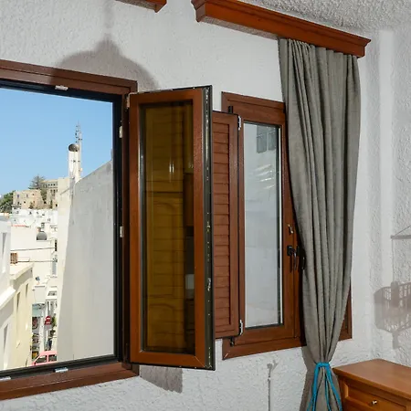 Naxos Center شقة *